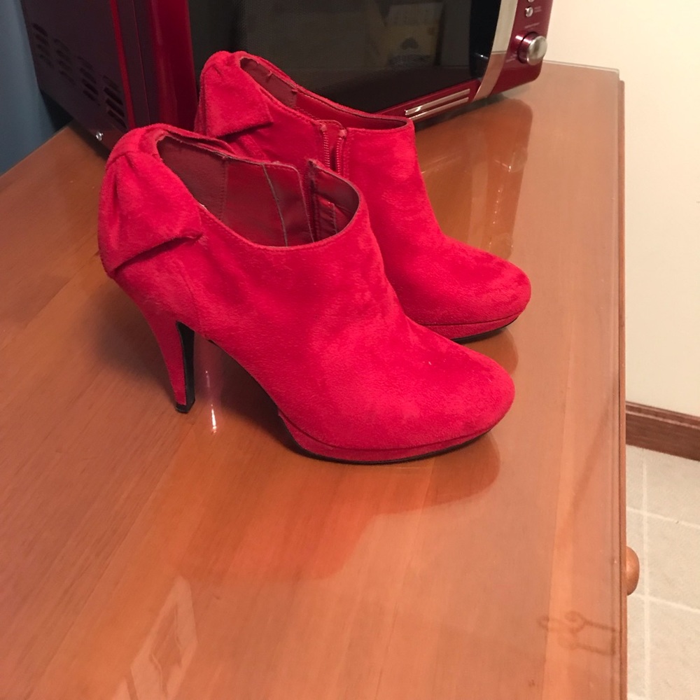 Women’s shoes size 7